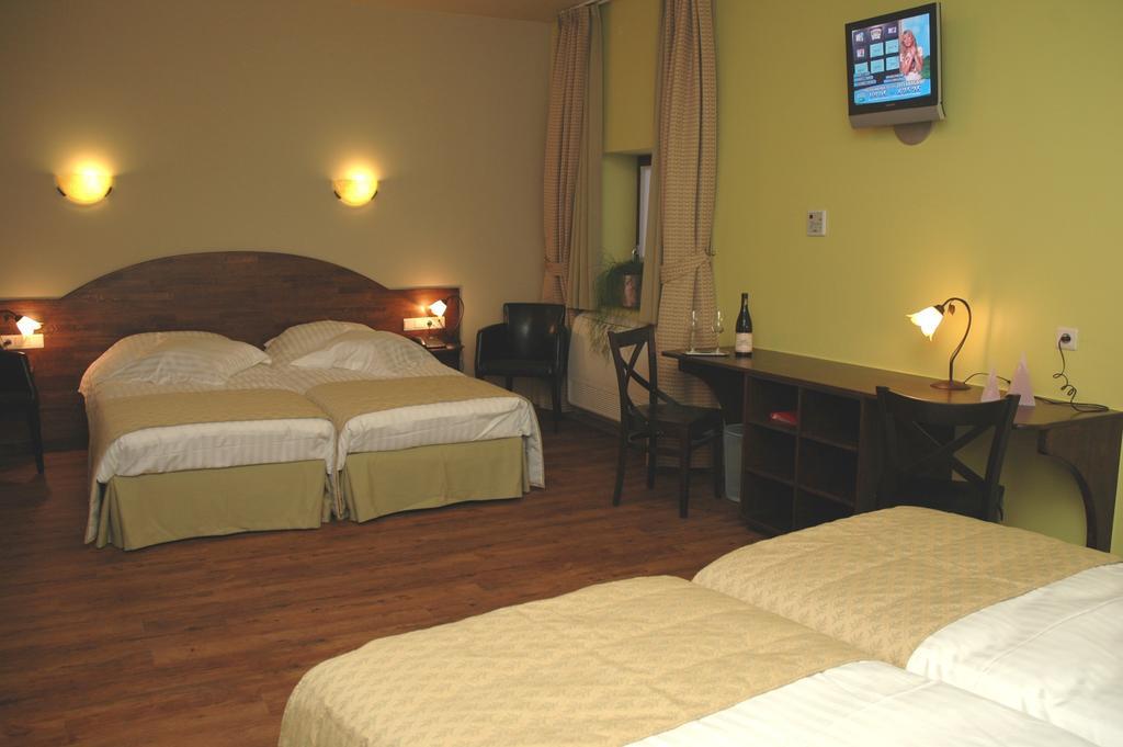 Hotel Van Reeth'S Koffiebranderij Puurs الغرفة الصورة